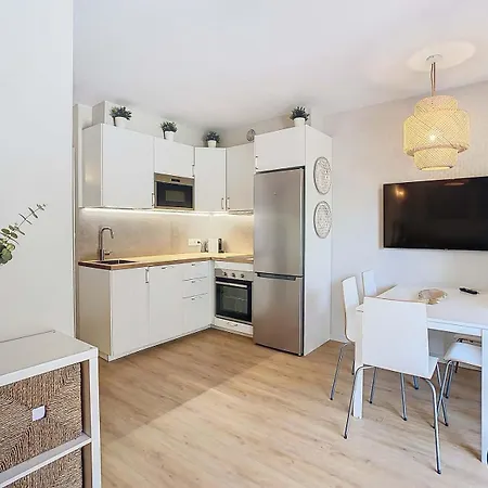 Alfredo, Con Piscina, Terraza Y Jardin Privado